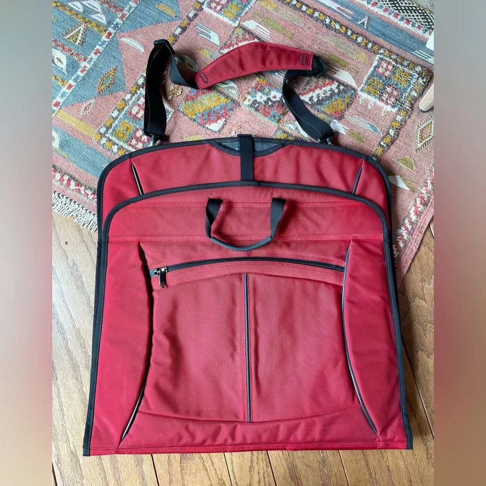 Victorinox Swiss Army Red Nylon Garment Bag
